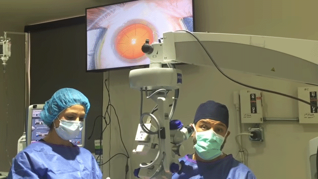 Doctors performing LASIK eye surgery in operating room – Soroudi Advanced LASIK & Eye Centers Los Angeles
