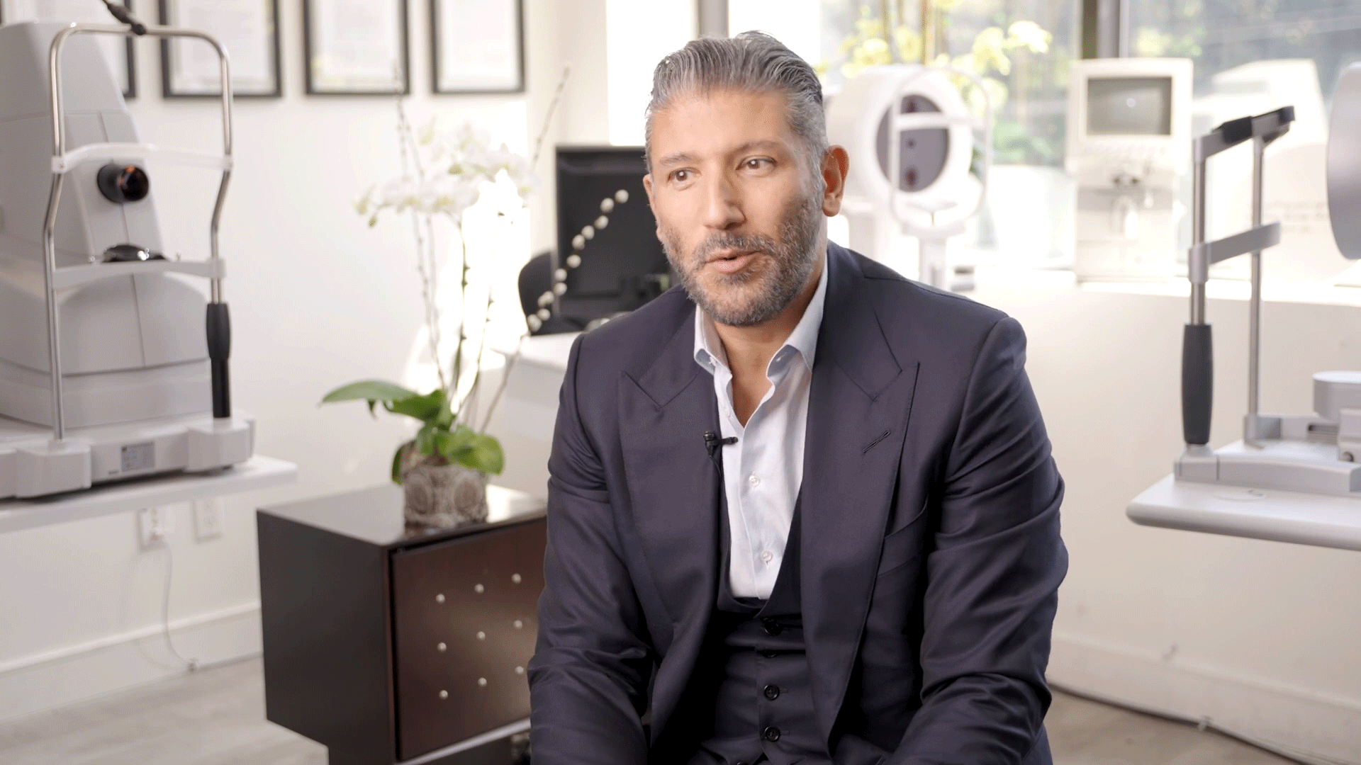 Dr. Soroudi professional portrait – Soroudi Advanced LASIK & Eye Centers Los Angeles
