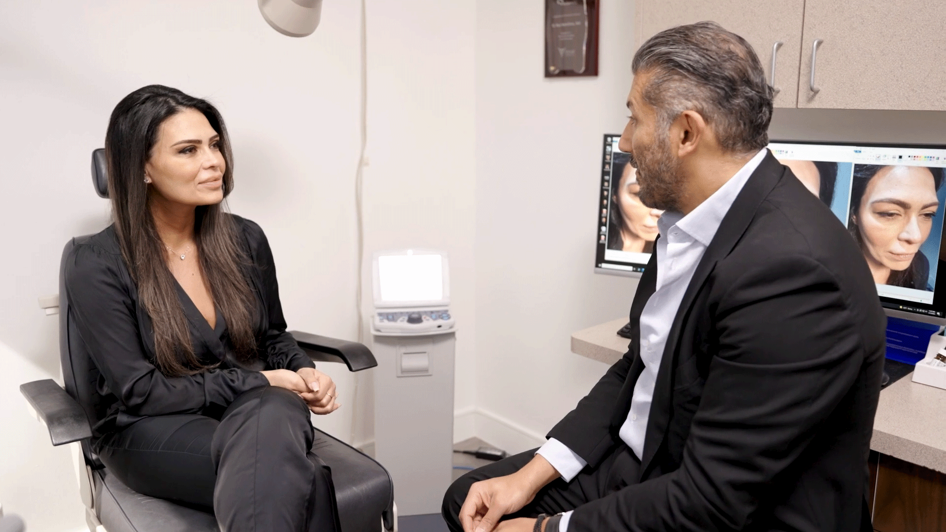 Dr. Soroudi consulting patient about LASIK results – Soroudi Advanced LASIK & Eye Centers Los Angeles